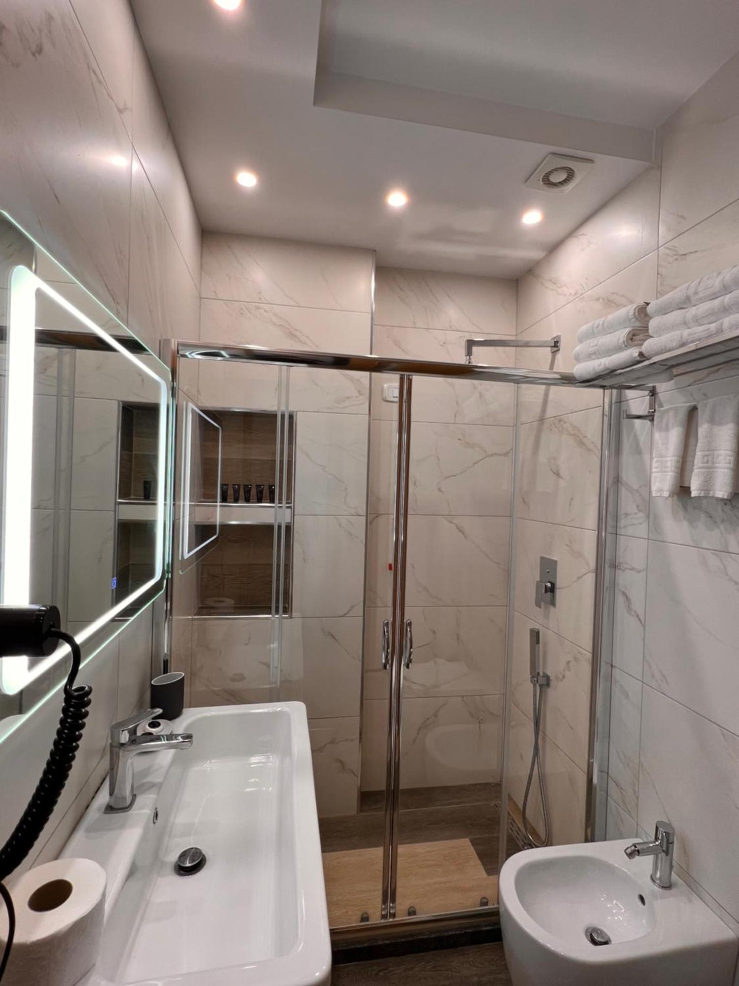 Hotel Kristera Vlorë Eksteriør bilde
